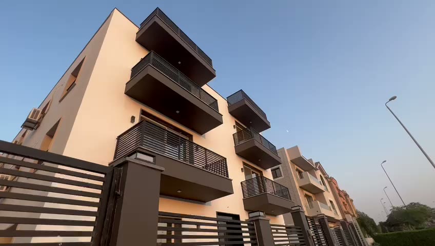 Espana Grand Residence building in Sheikh Zayed